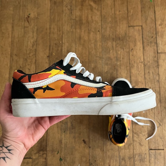 Red and orange camo Vans - Picture 2 of 3